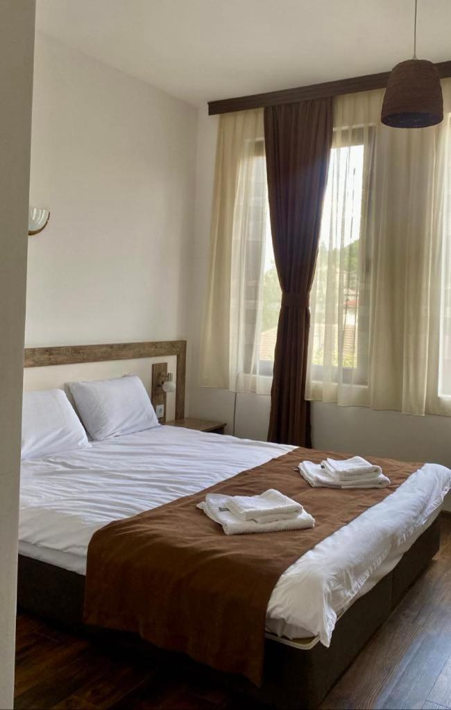 Бялата Къща Hotell Kirkovo  Exteriör bild